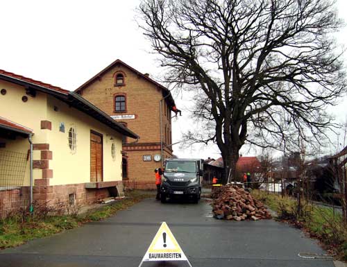 R�ckschnitt an der Bahnseite. D. Diehl